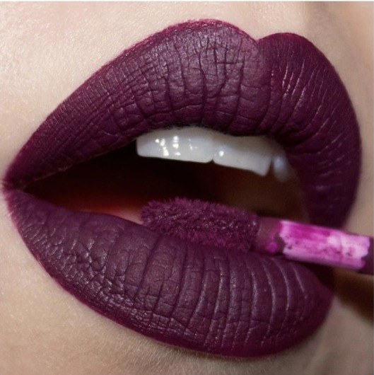 Annie rouge à  lèvre liquide matte N° 37